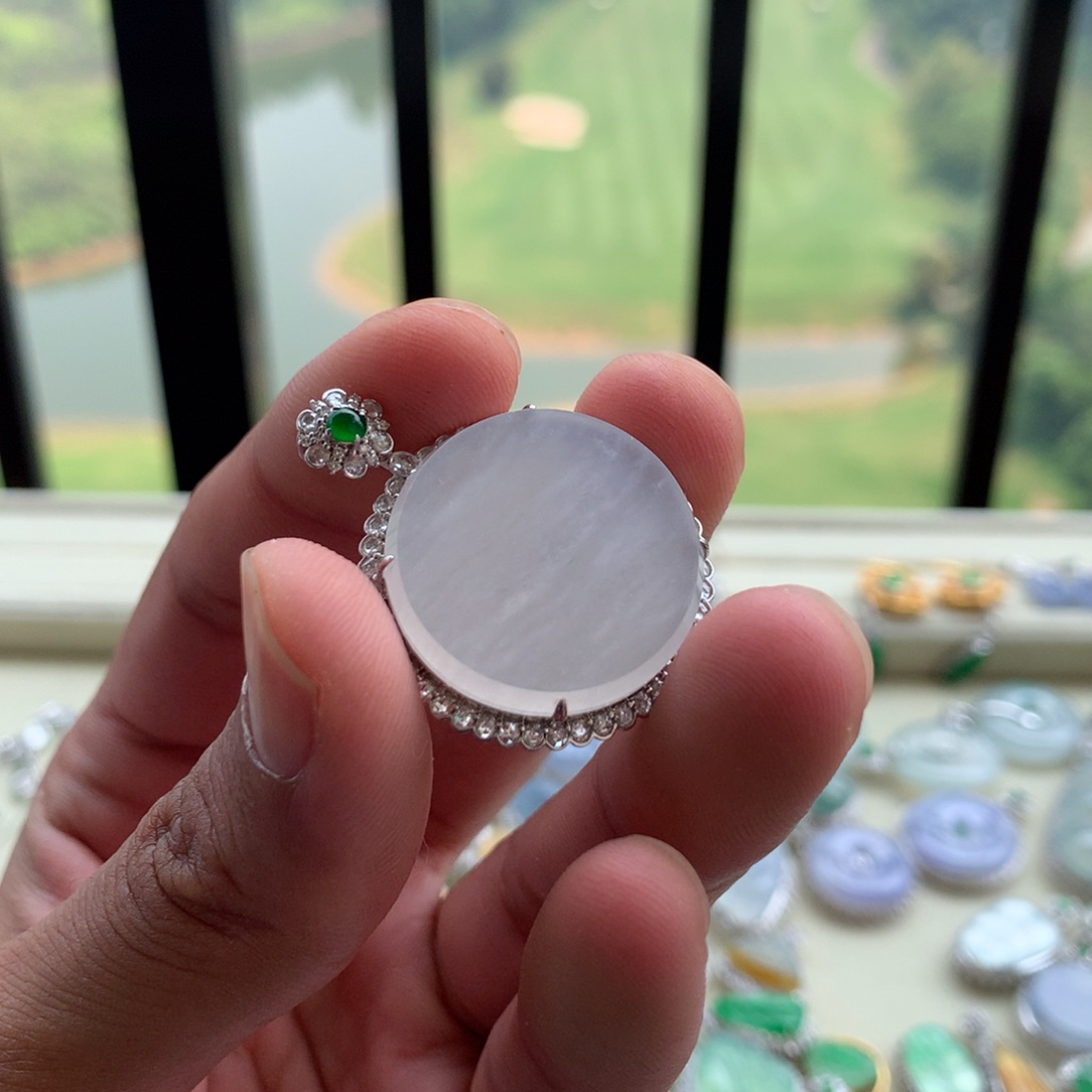翡翠18K金镶嵌吊坠(不含链)