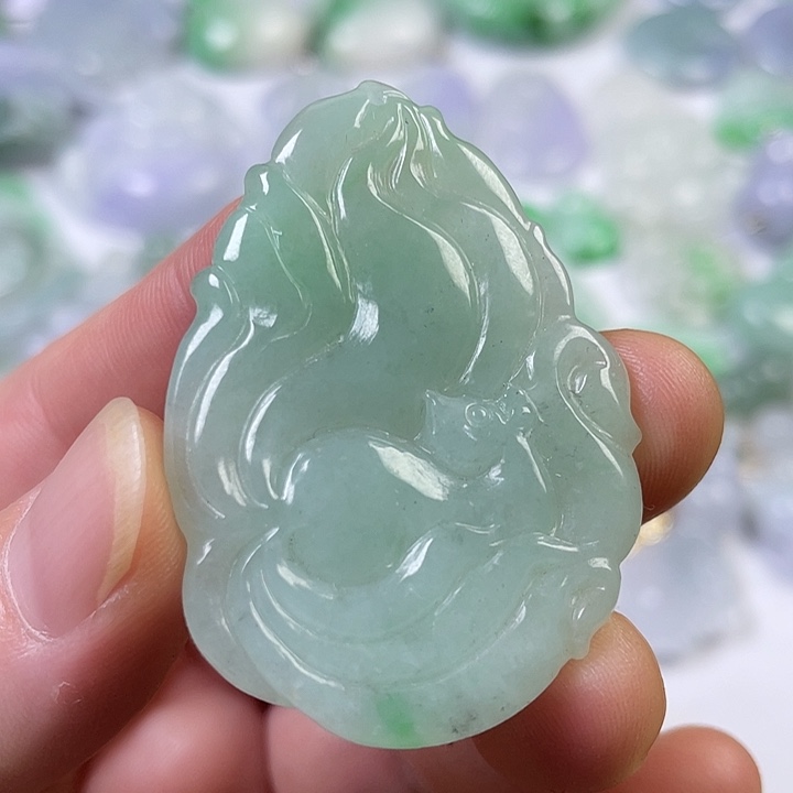 翡翠未镶嵌颈饰九尾