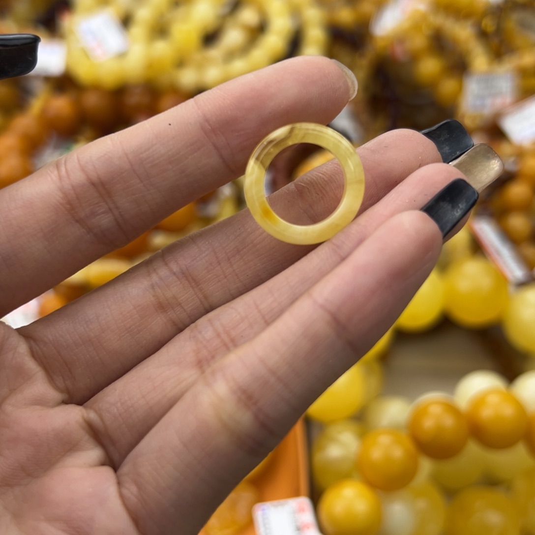 琥珀珠宝奇石未镶嵌