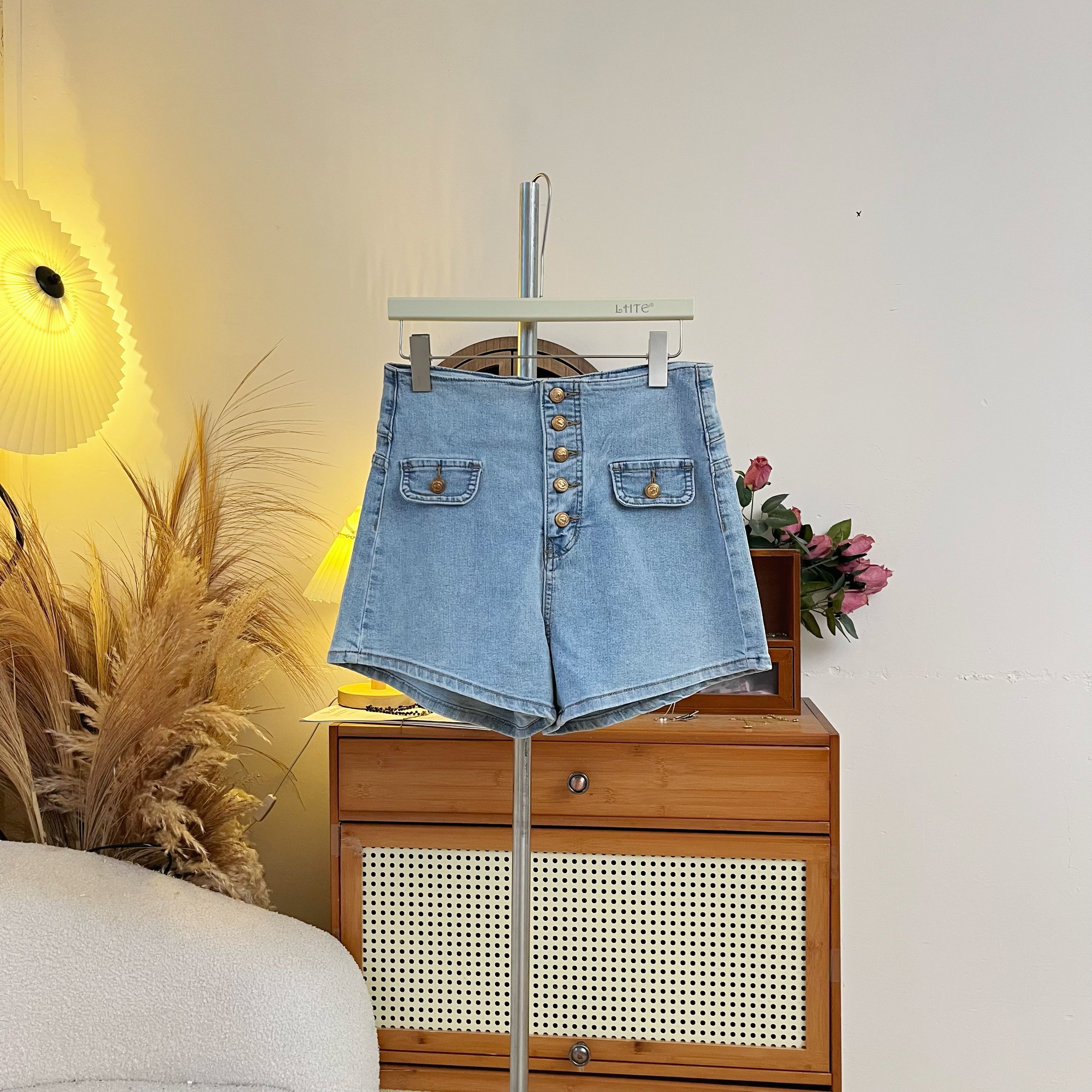 LHTE青青大码女装  百搭排扣高腰牛仔裤水洗A字显瘦短裤K7785