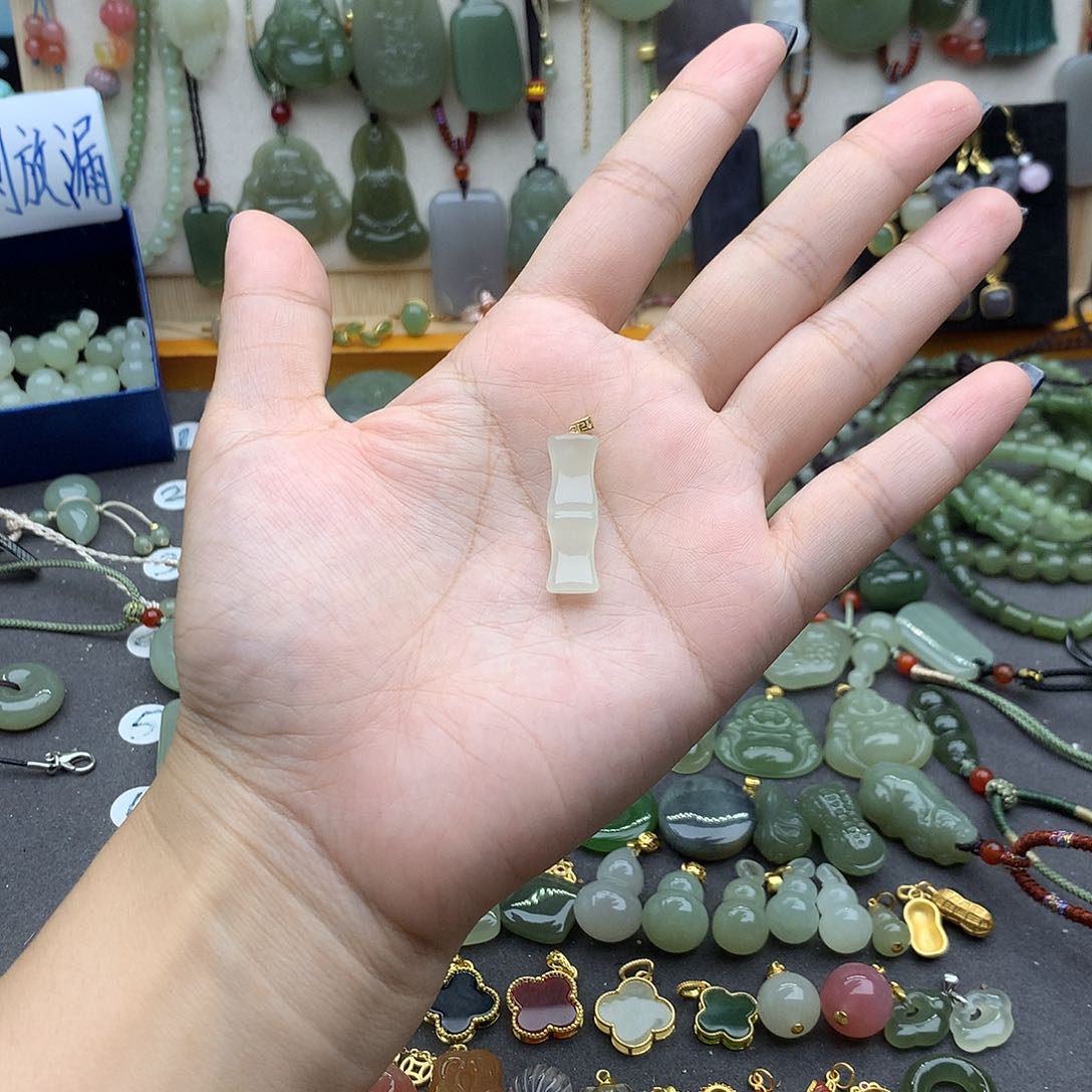 和田玉18K金镶嵌吊坠(不含链)