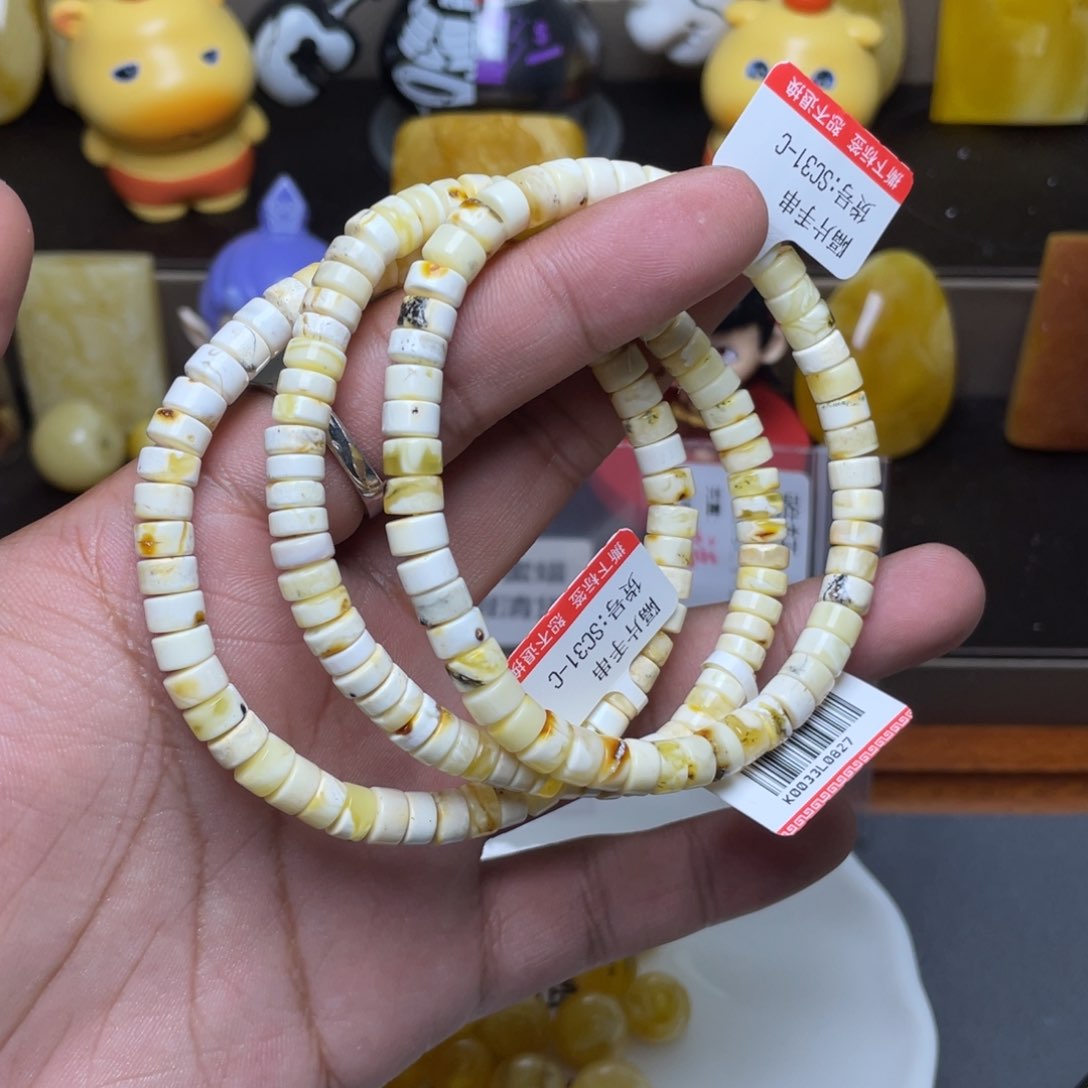 琥珀未镶嵌珠宝奇石多样性发其一