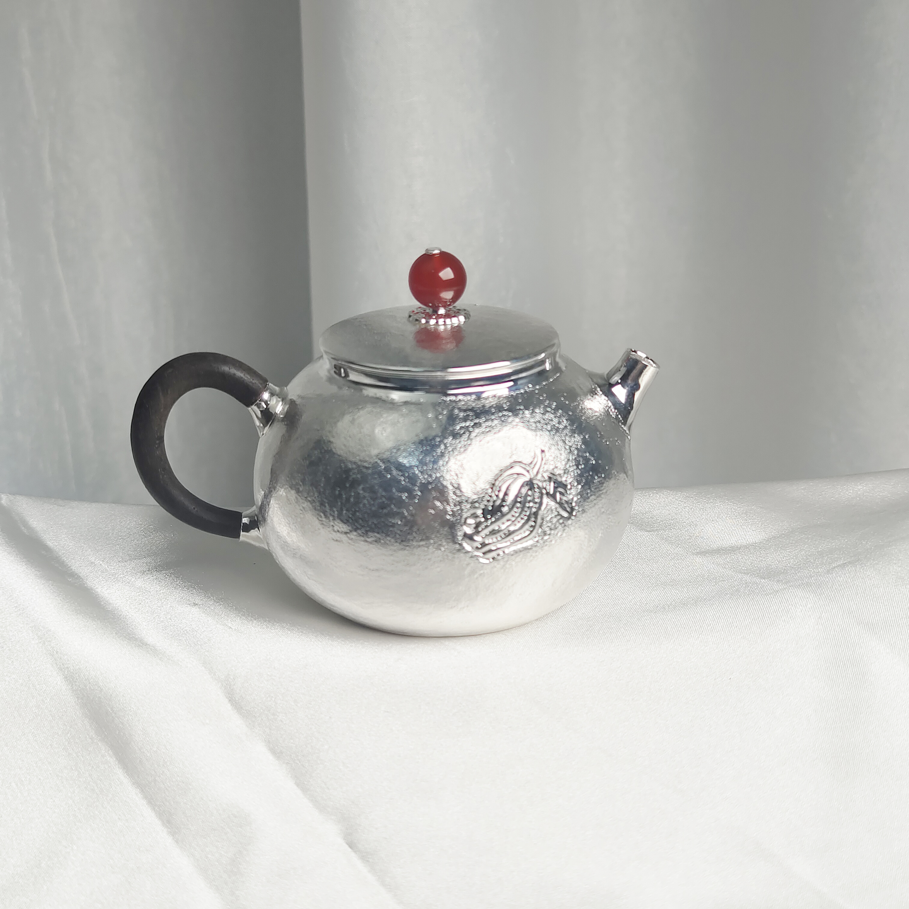 --手工锤纹泡茶壶佛手瓜银壶999