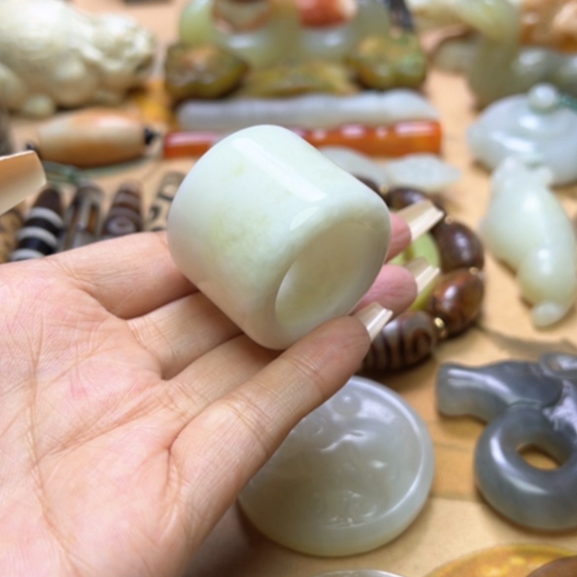 【闪购商品】蛇纹石玉颈饰未镶嵌