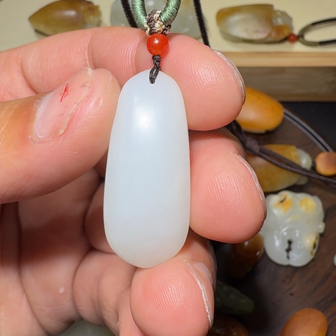 和田玉颈饰未镶嵌