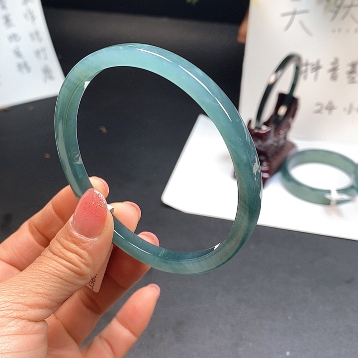 翡翠手镯未镶嵌68尺寸