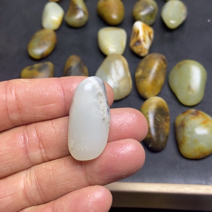 珍***惜和田玉（糖玉）未镶嵌珠宝奇石