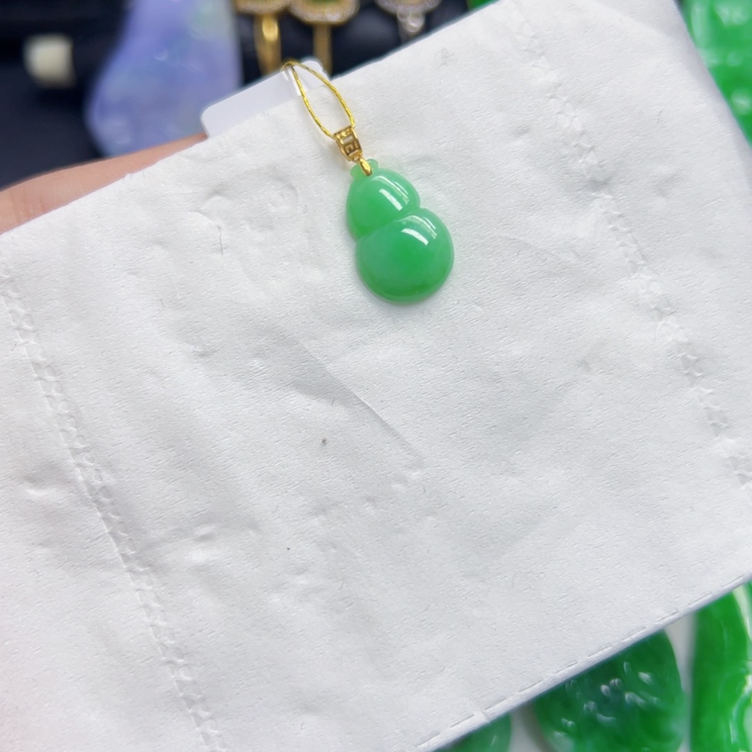 翡翠颈饰18K金镶嵌y葫芦