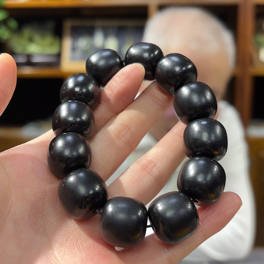 和田玉手串未镶嵌