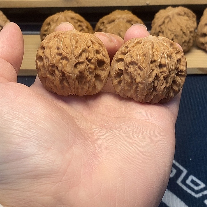 核桃39全品山地红皮磨