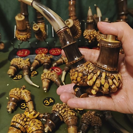 不***辞贵州特色竹根烟斗工艺品手把件