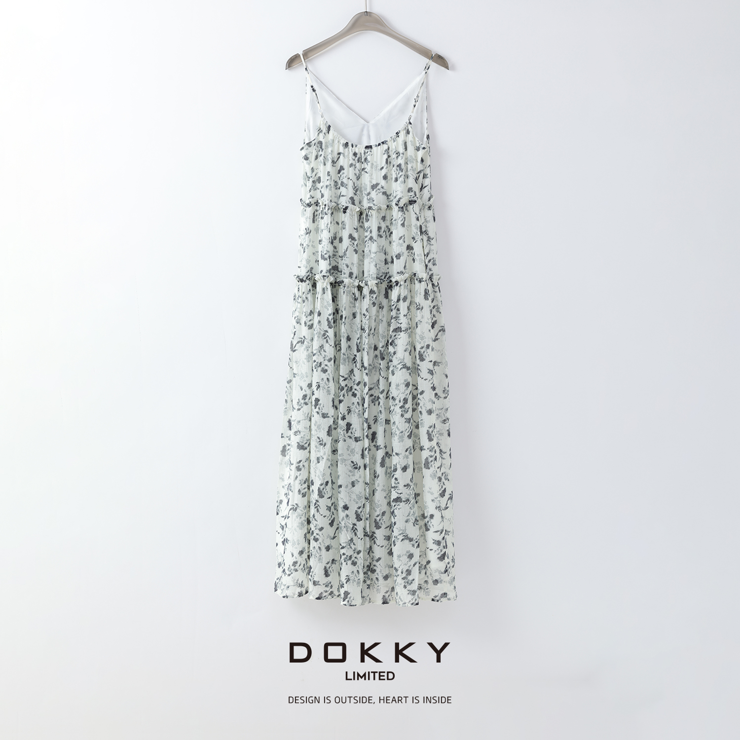 Dokky「留白点墨.紫标」定纺纸皱感莱赛尔.花卉吊带连衣裙LA0263