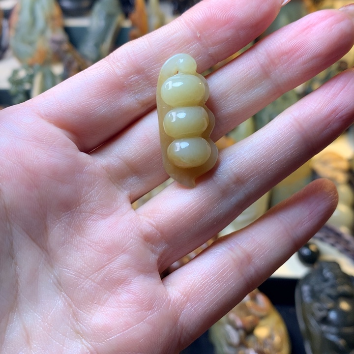 岫岩老玉（透闪石质玉）手链未镶嵌