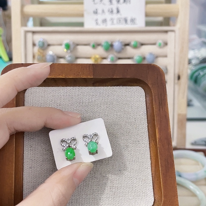 翡翠未镶嵌颈饰天然翡翠Ａ货