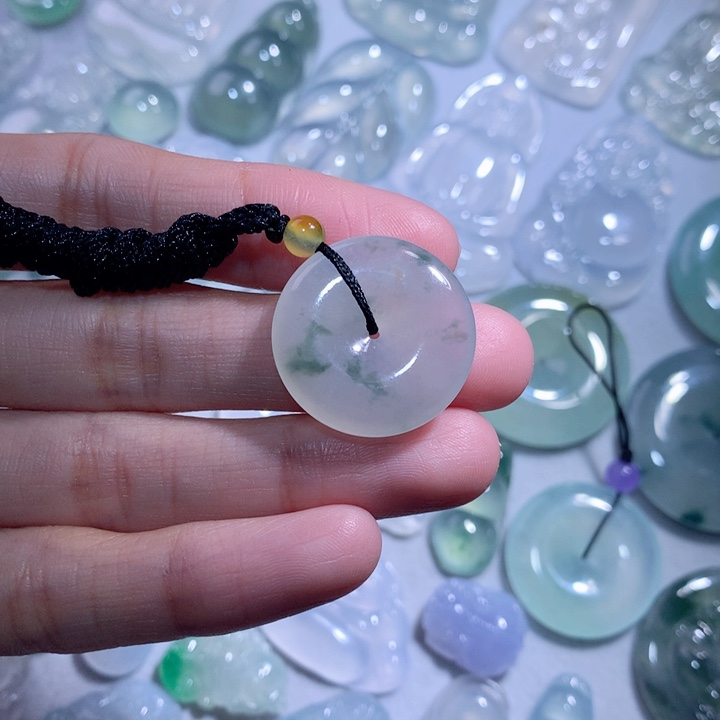 翡翠颈饰未镶嵌扣