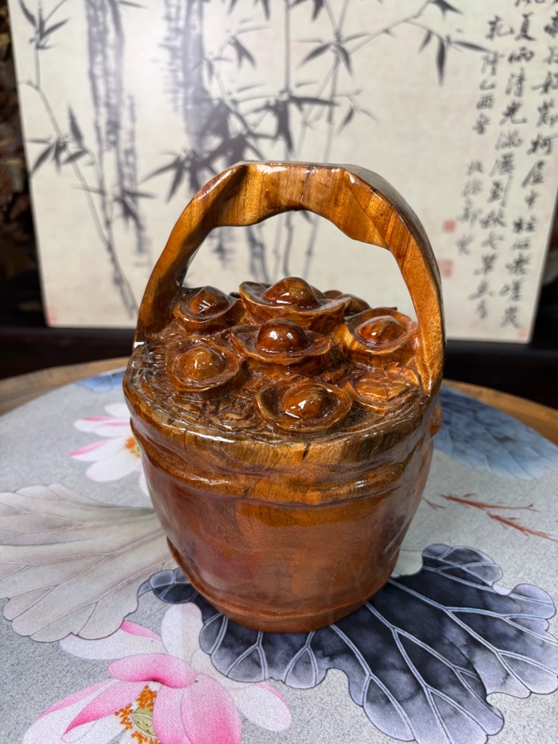 一桶金 香樟木摆件