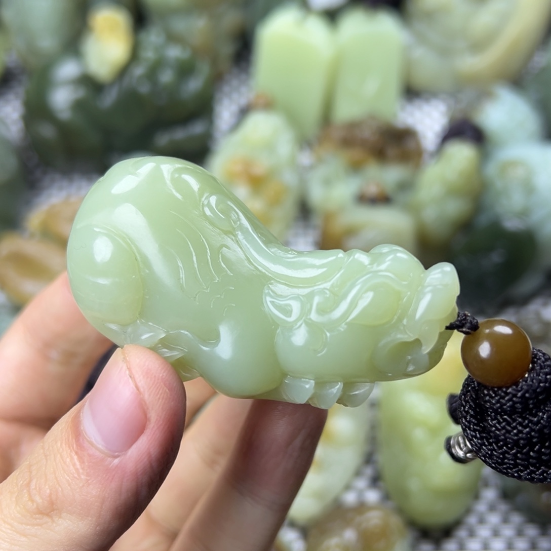 和田玉未镶嵌挂件