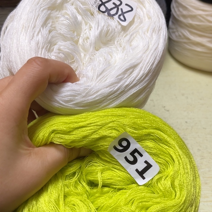 羊毛混纺白色三个荧光绿一个