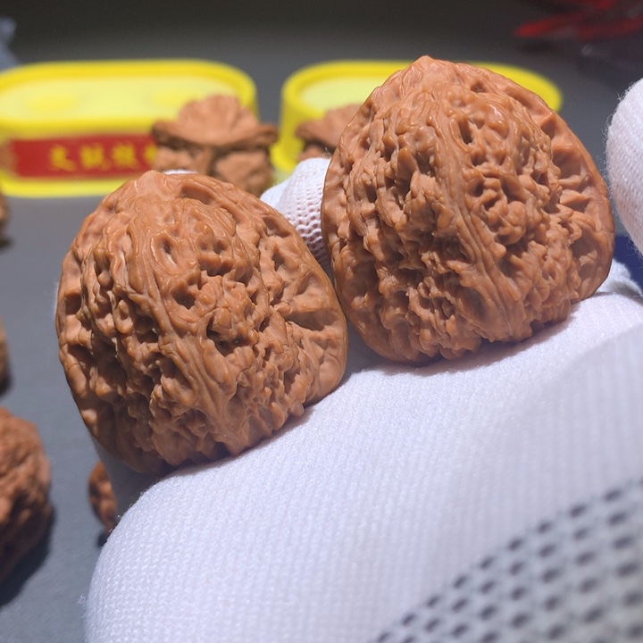 把件文玩核桃边41高41肚42全品南疆石48g