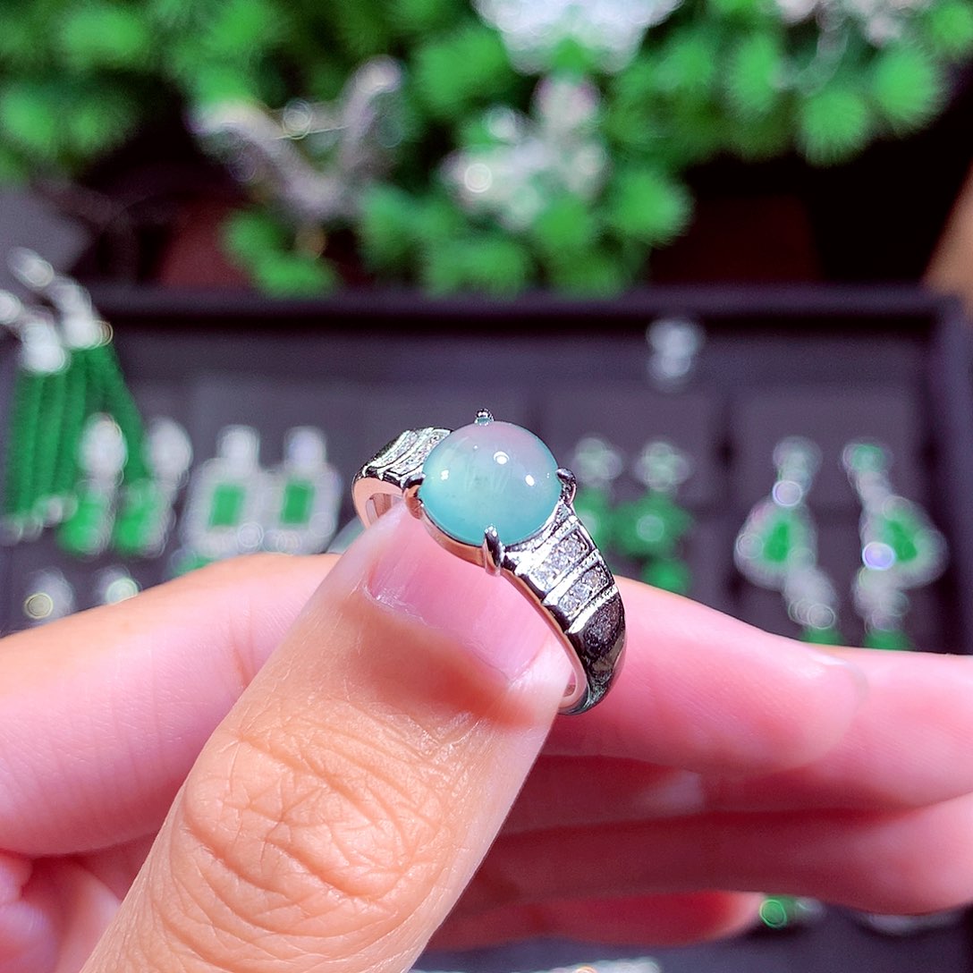 颈饰未镶嵌翡翠天然