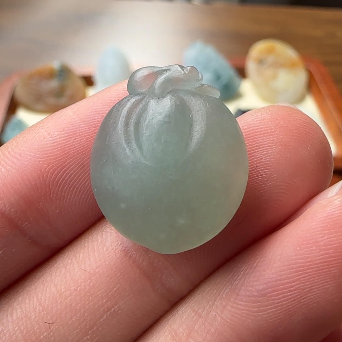 定制翡翠未镶嵌寿桃