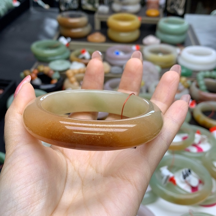 石英质玉手镯未镶嵌