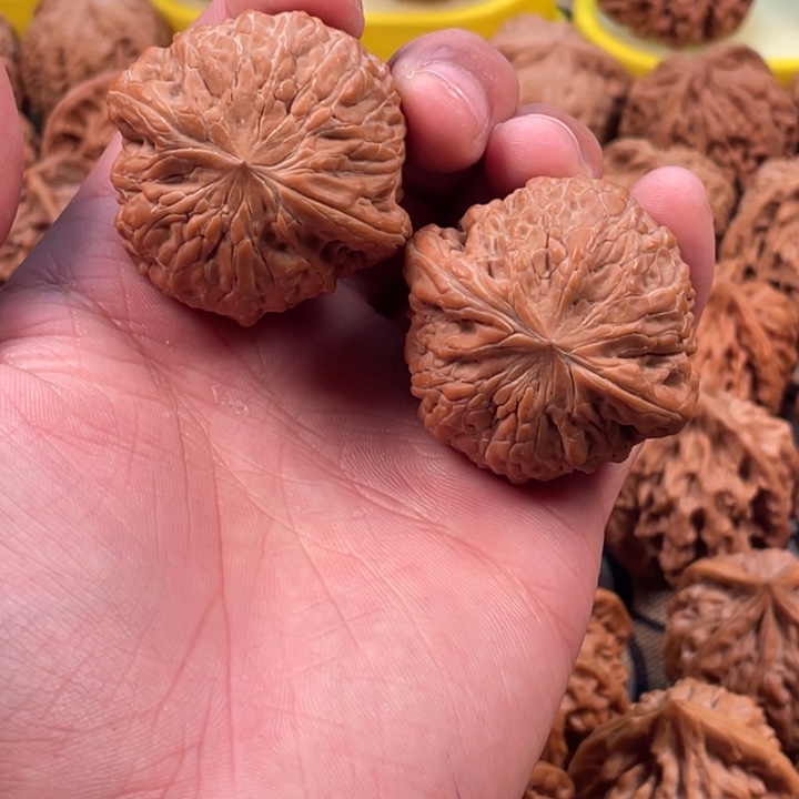 佰***完吊坠桃核铁锤妹妹