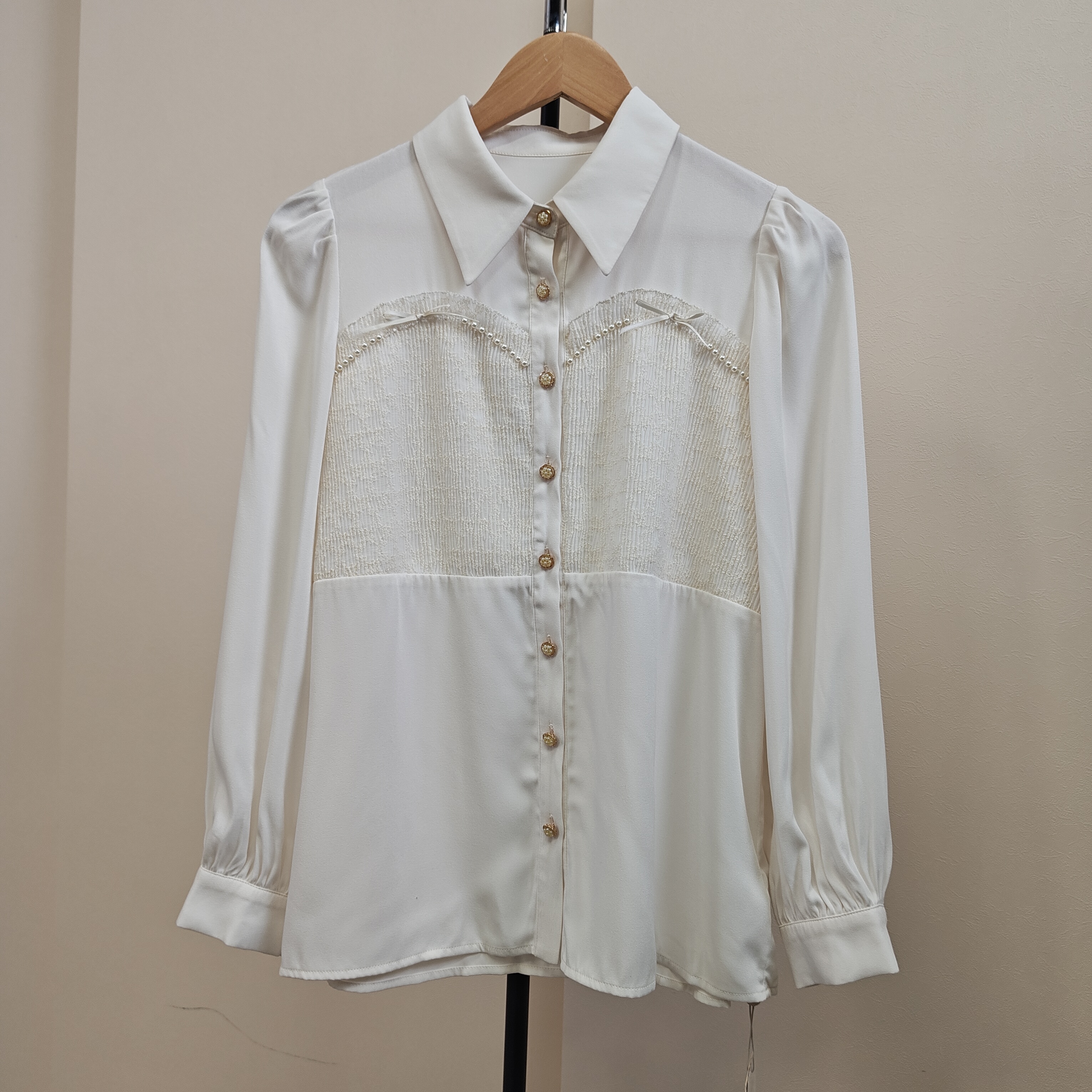 【媛媛专属】商场同款新品蕾丝压褶绣花钉珠冬季衬衫N0410A34241