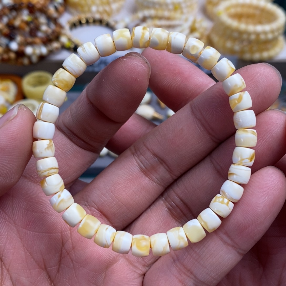 琥珀裸石未镶嵌6.6mm瓷白妖花