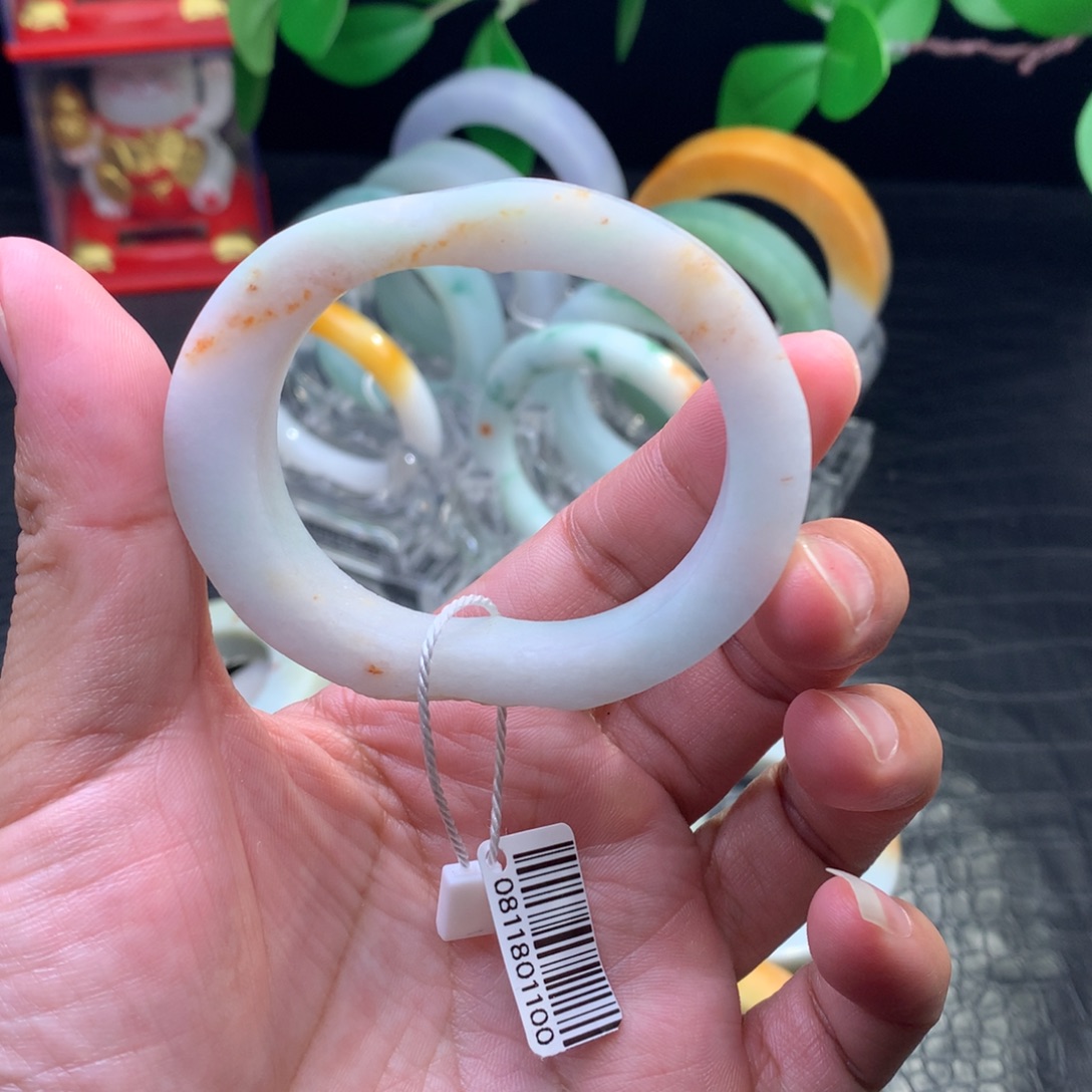 定制翡翠未镶嵌手镯