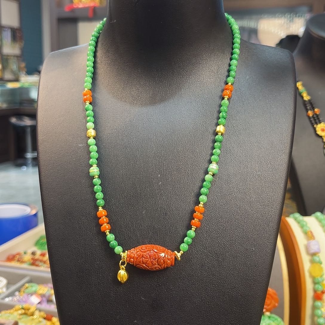 翡翠未镶嵌颈饰项链