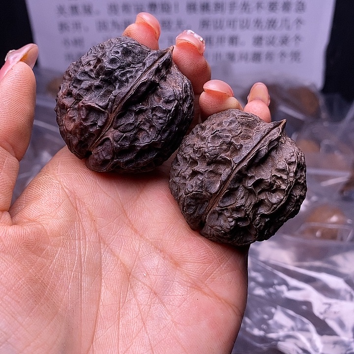 文玩核桃把件云南野生铁核桃181号40mm