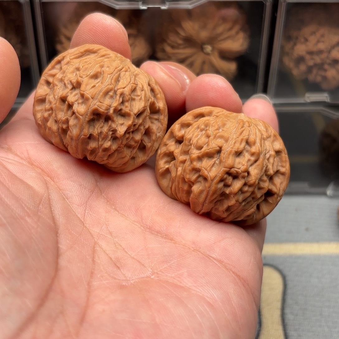 文玩核桃把件磨盘