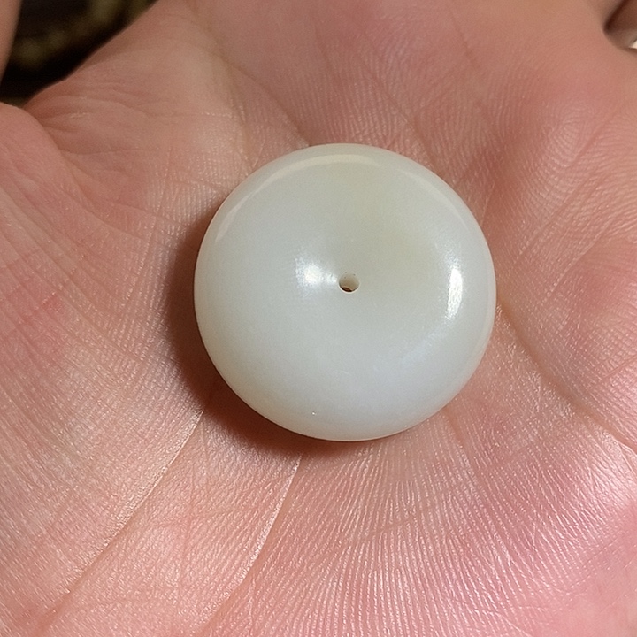 吊坠(赠链)未镶嵌和田玉（糖玉）