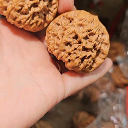 旺***奶吊坠文玩核桃48门墩