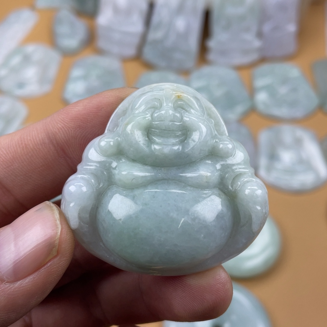 翡翠未镶嵌颈饰佛公