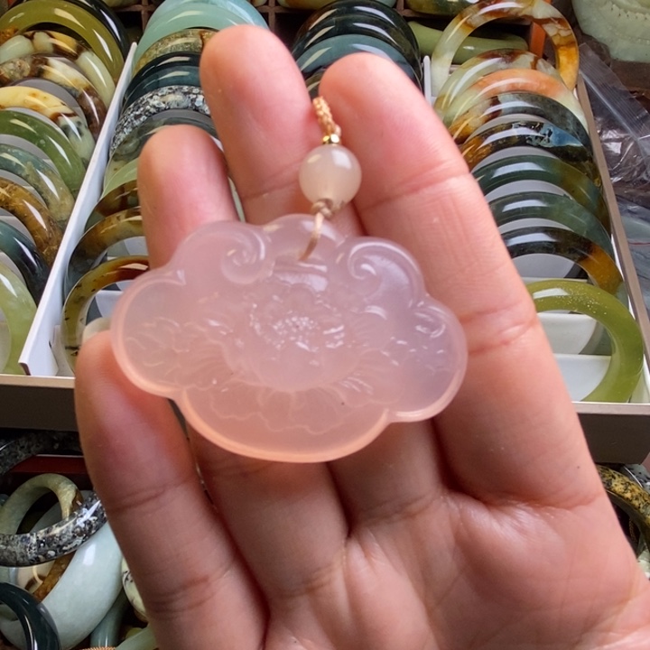 蛇纹石玉坠未镶嵌