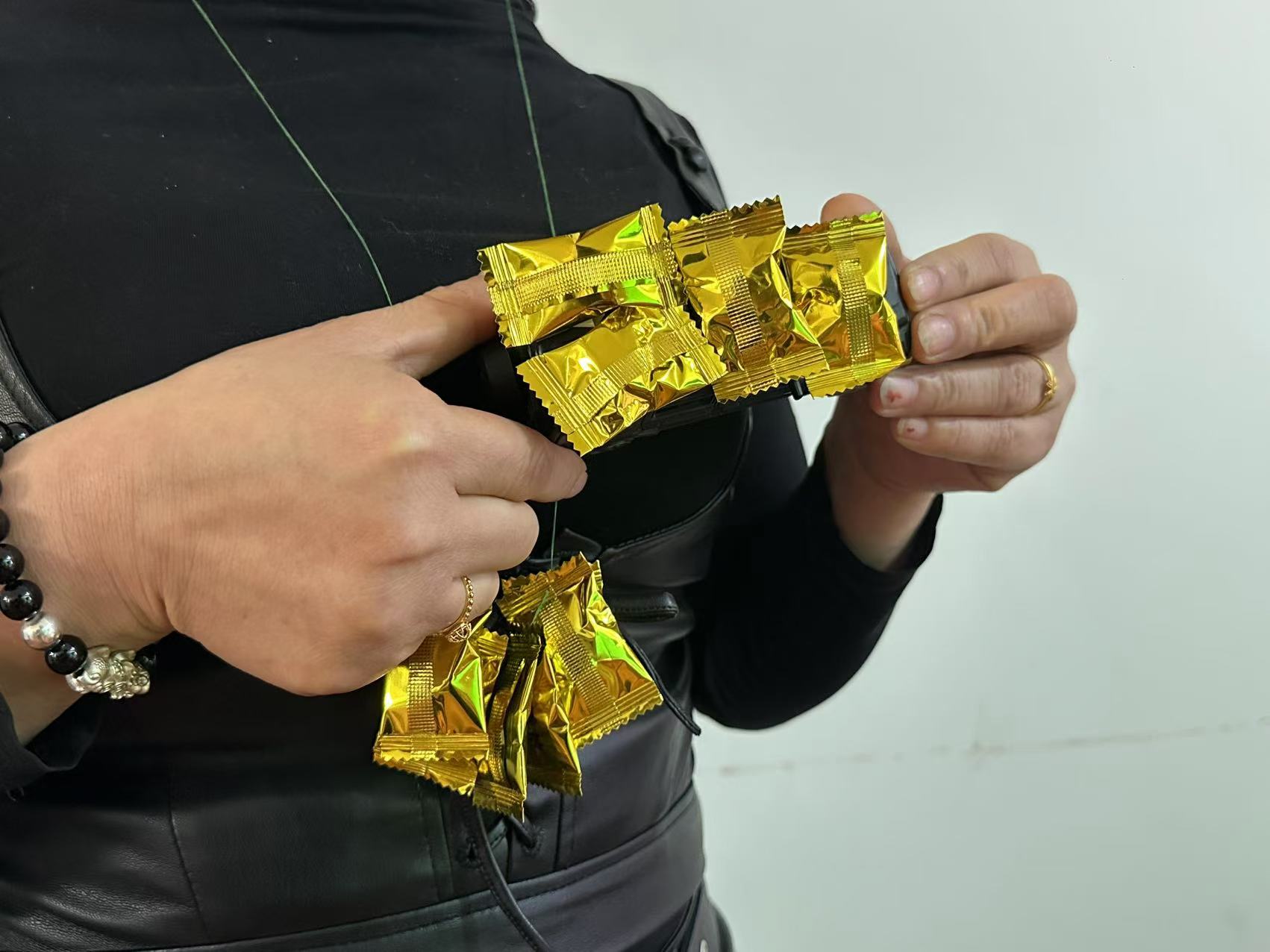 adamgiya 4tal arlar kamput 糖果人人都喜欢吃