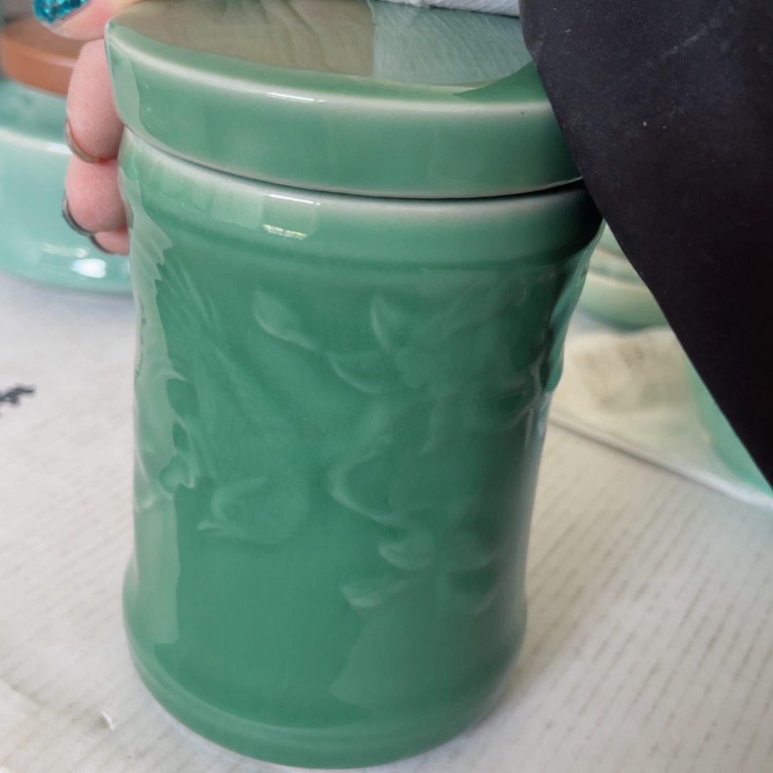 瓷片哈哈哈哈哈哈被哈哈哈哈