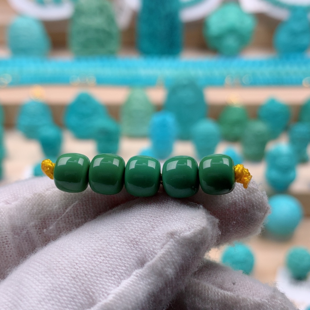 绿松石配饰未镶嵌