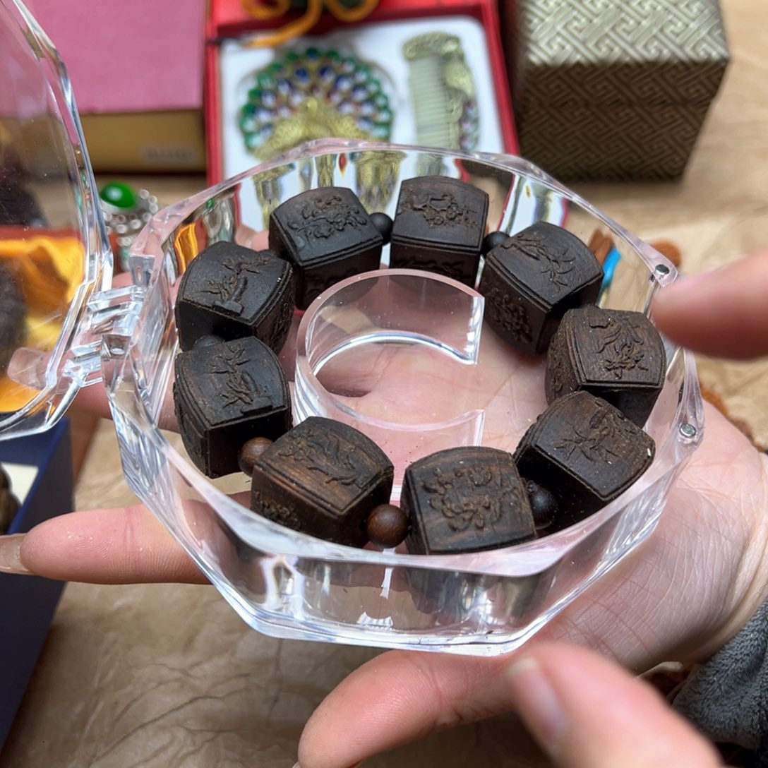 大叶紫檀（黑酸枝木类）