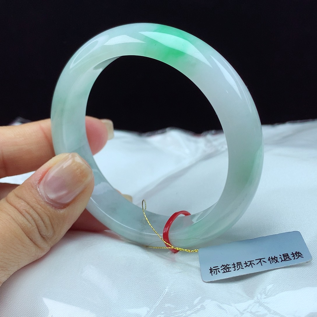 翡翠手镯未镶嵌55圈 1513