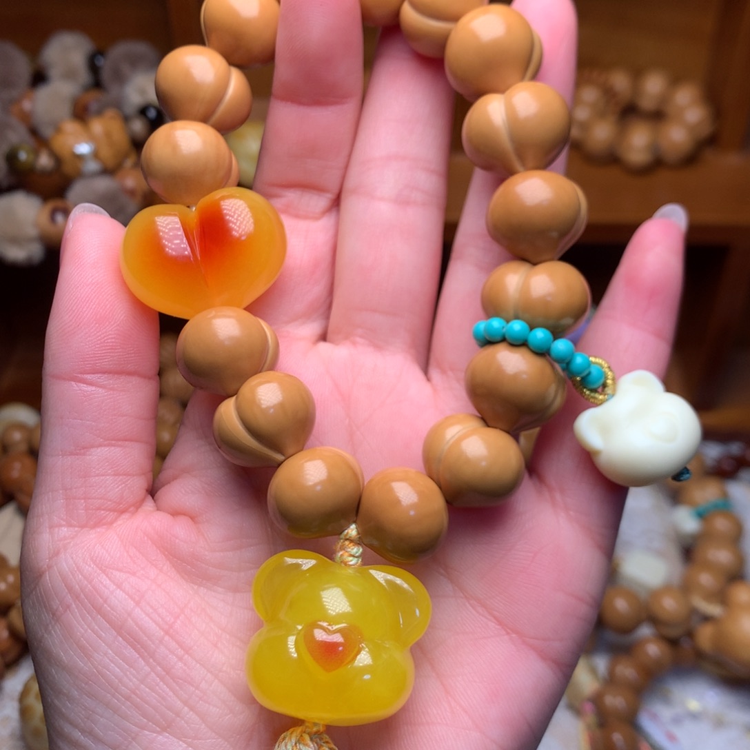 猴头核桃吊坠15高定屁桃手持定制