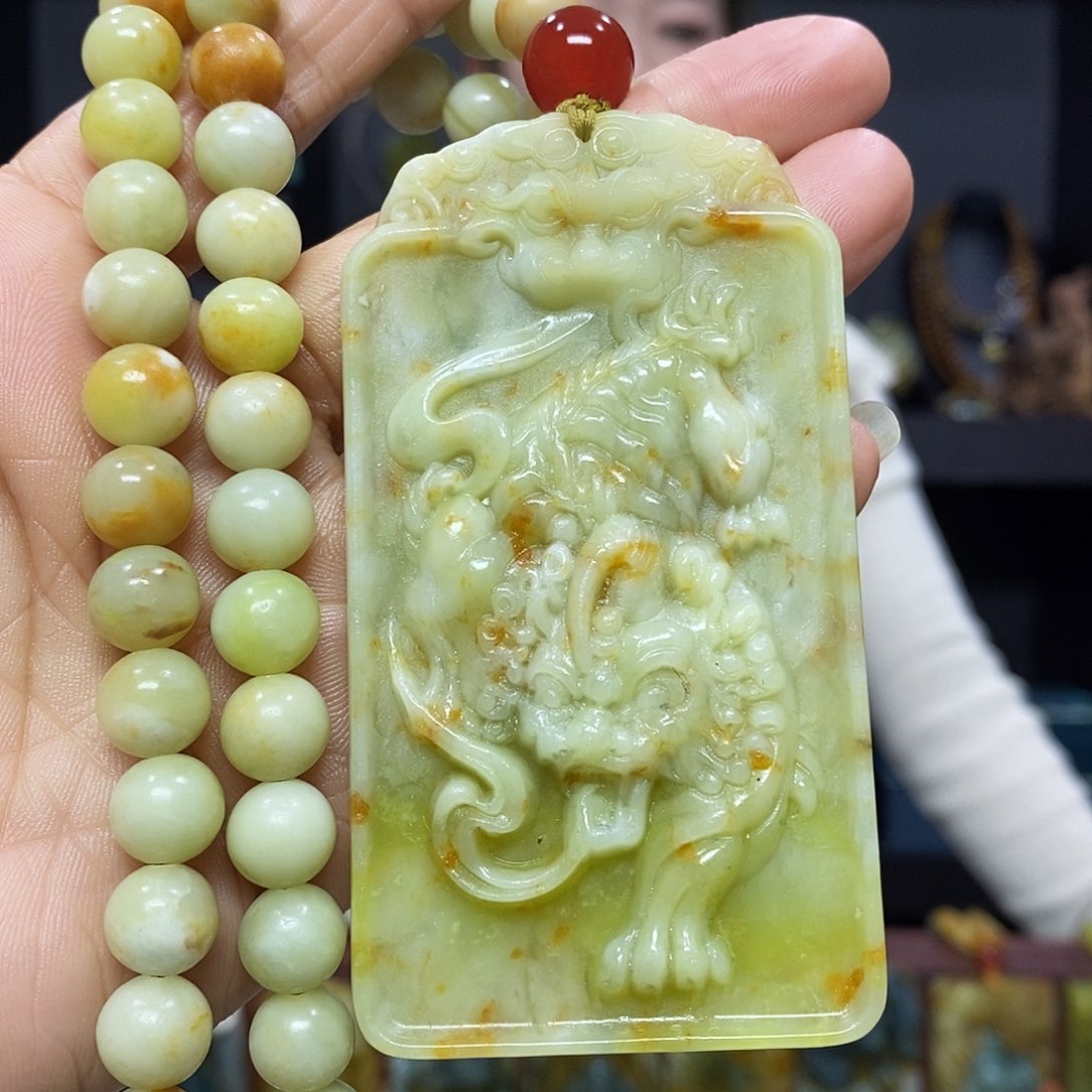 未镶嵌岫玉挂件吊坠