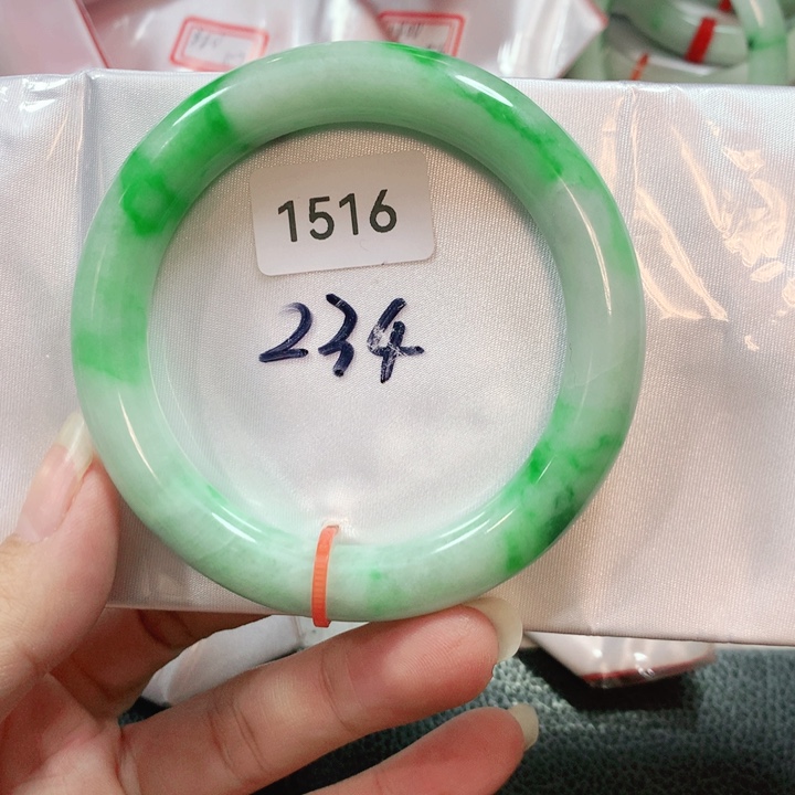 翡翠手镯未镶嵌天然翡翠手镯57