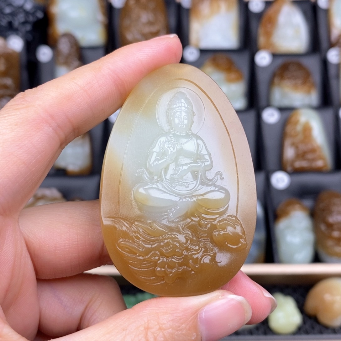 和田玉颈饰未镶嵌巧*力