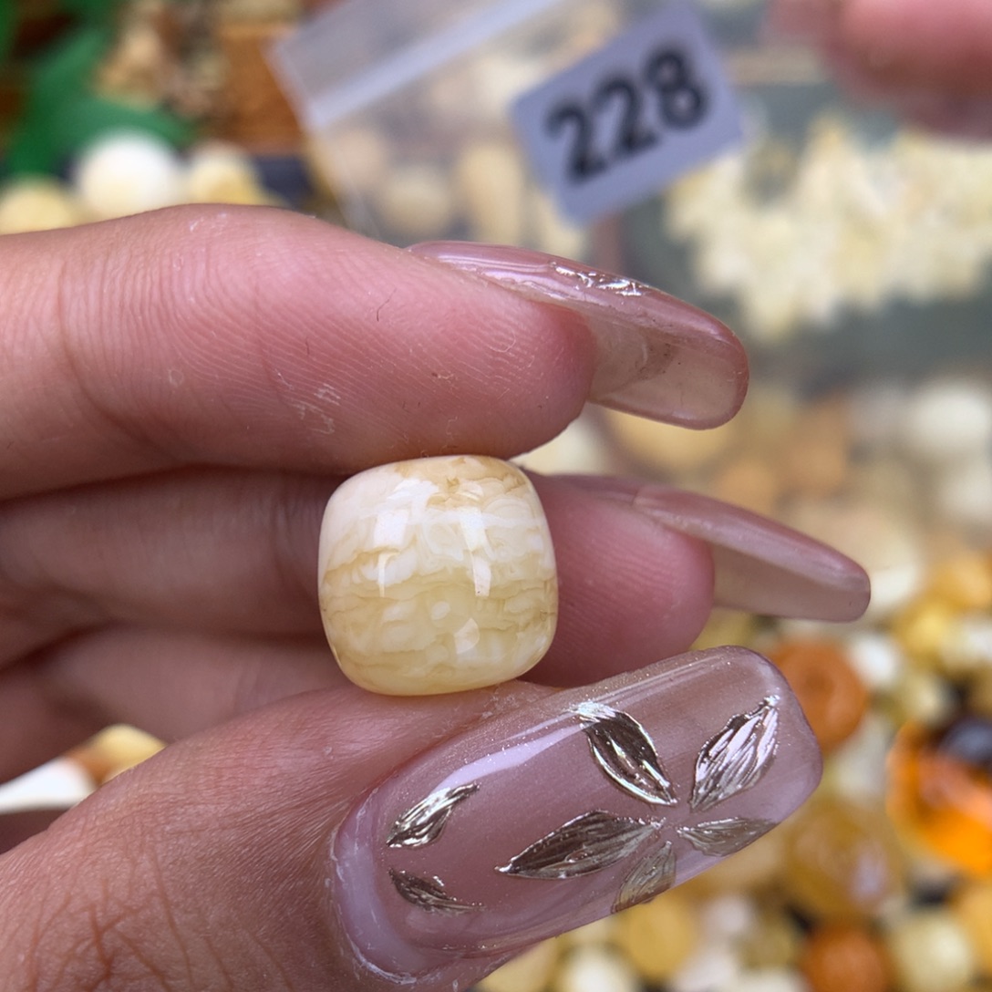 未镶嵌琥珀珠宝奇石11.7 小皮坑
