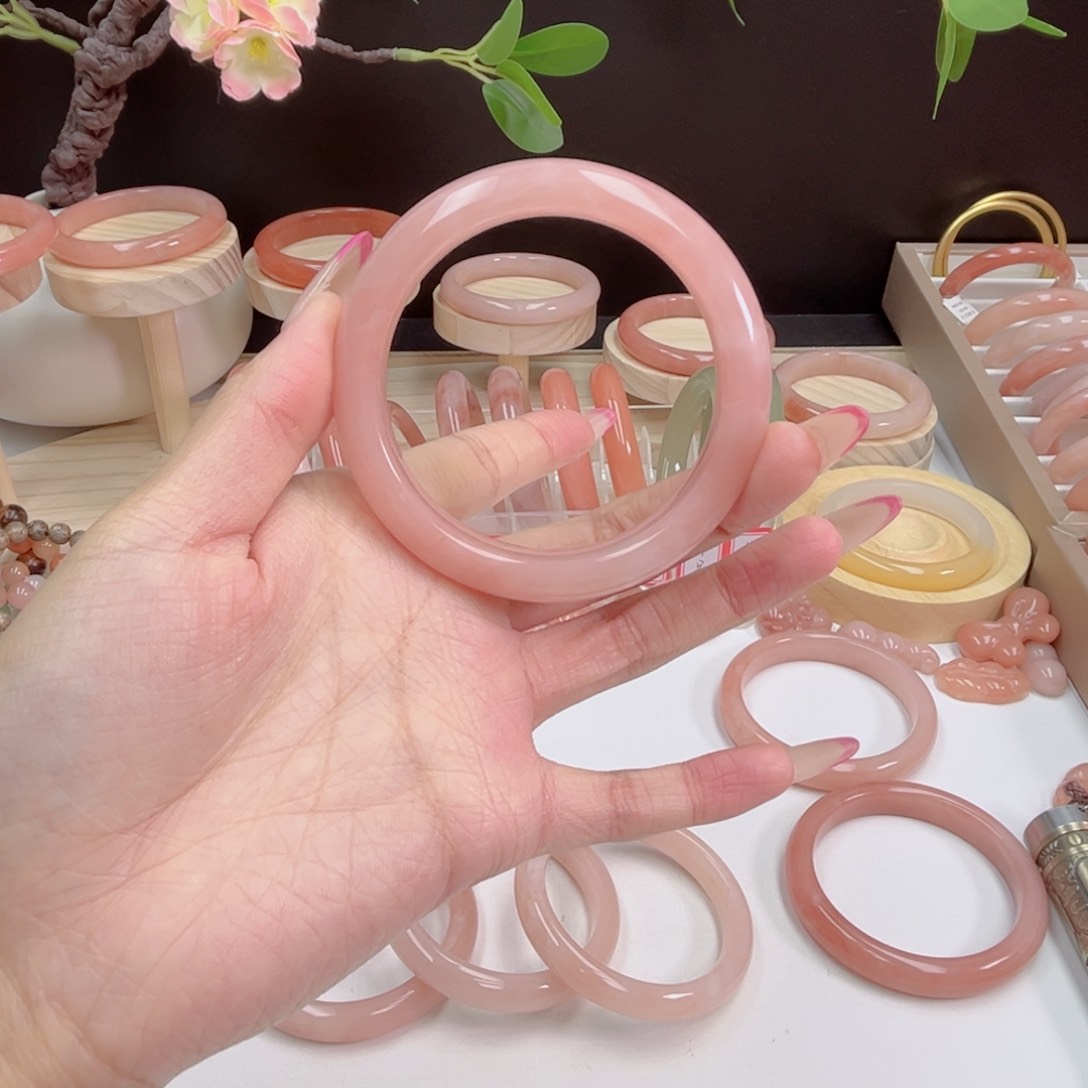 未镶嵌手镯石英质玉元**子