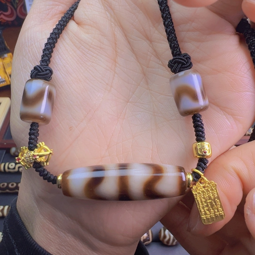 玛瑙/玉髓颈饰未镶嵌