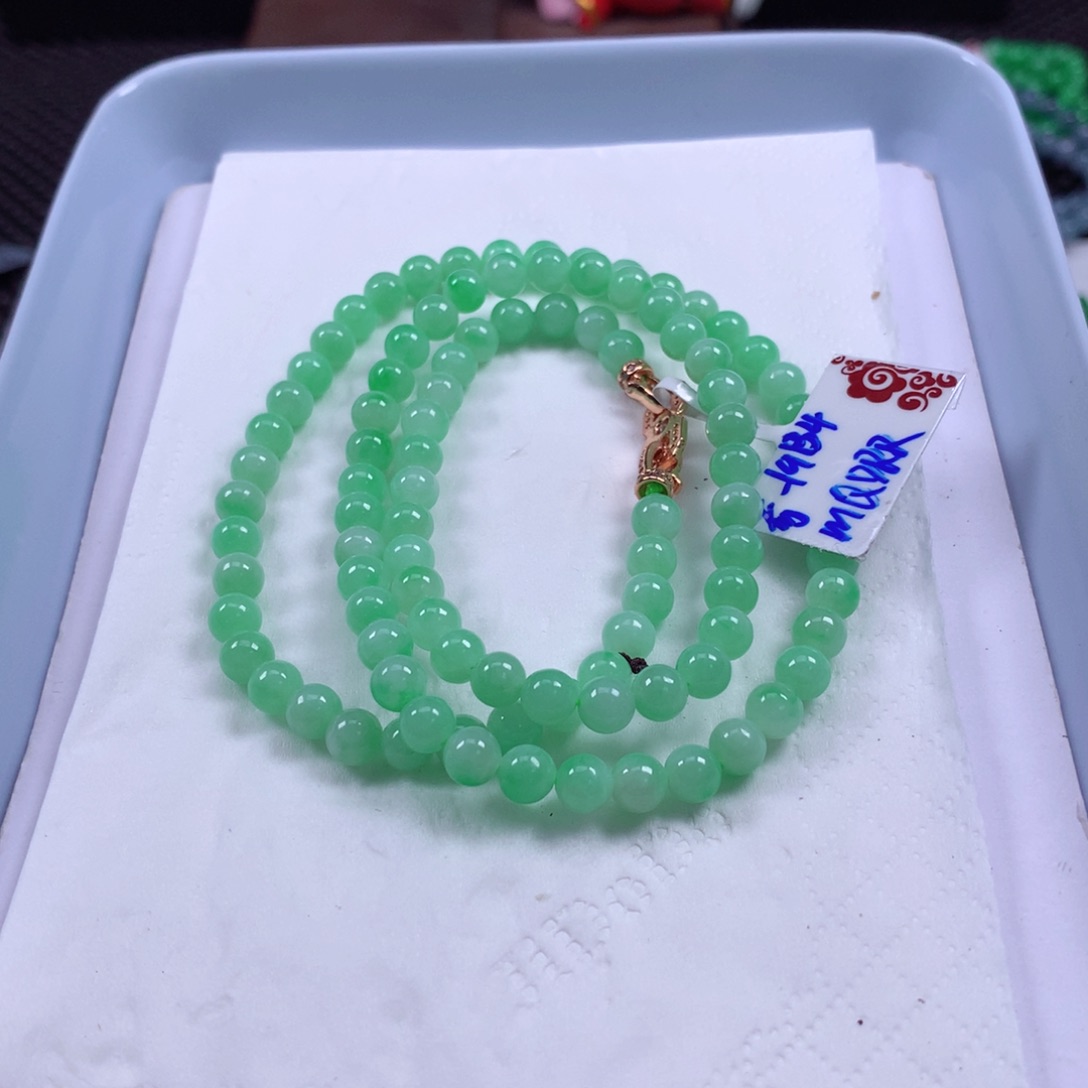 翡翠颈饰未镶嵌项链